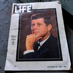 VTG 1963 LIFE Magazine JFK John F Kennedy Memorial Edition November 29 Issue